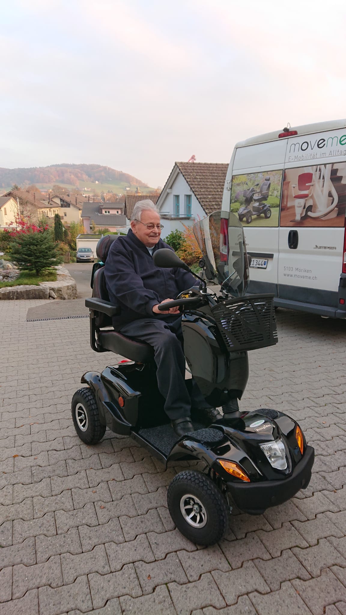 Seniorenmobil move Highlander - das geländetaugliche Elektromobil